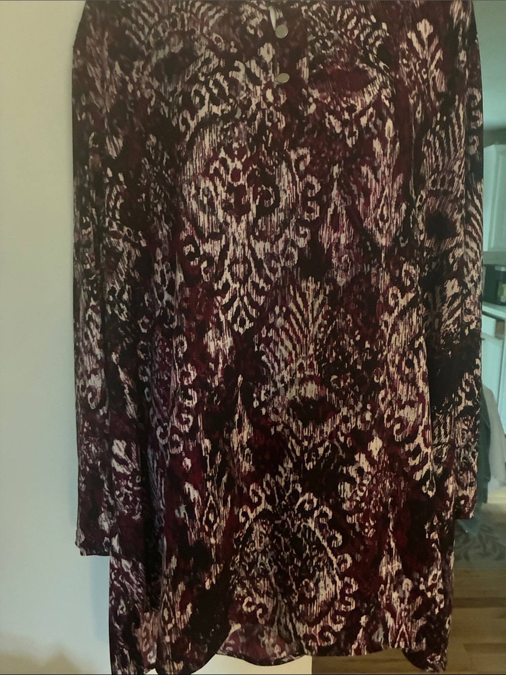 Burgundy & Cream Patterned Long Sleeve Tunic by Jones Studio 3X Comfy Fit